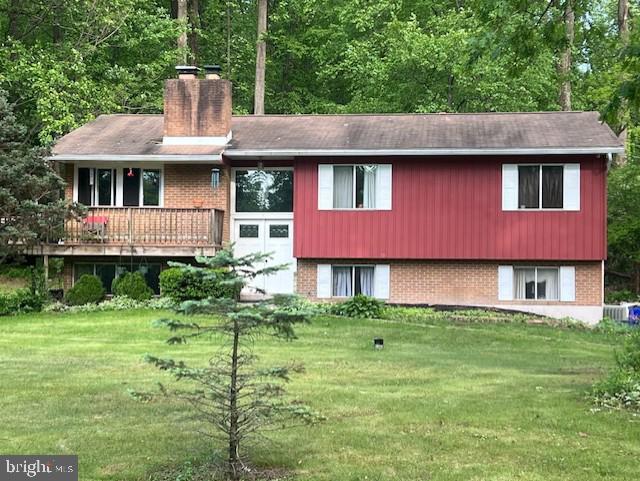 90 Wanner Road Reading, PA 19606 - Photo 2 of 32 a front view of a house with a yard