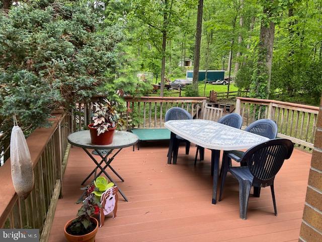 90 Wanner Road Reading, PA 19606 - Photo 7 of 32 a view of a chairs and table in patio