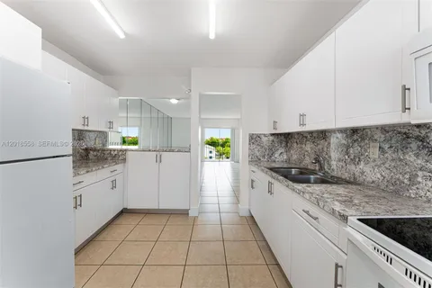 $260,000 | 1950 West 54th Street, Unit 412, Hialeah, FL 33012