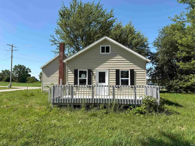 $129,000 | 1158 East Summitt Street, Wawaka, IN 46794