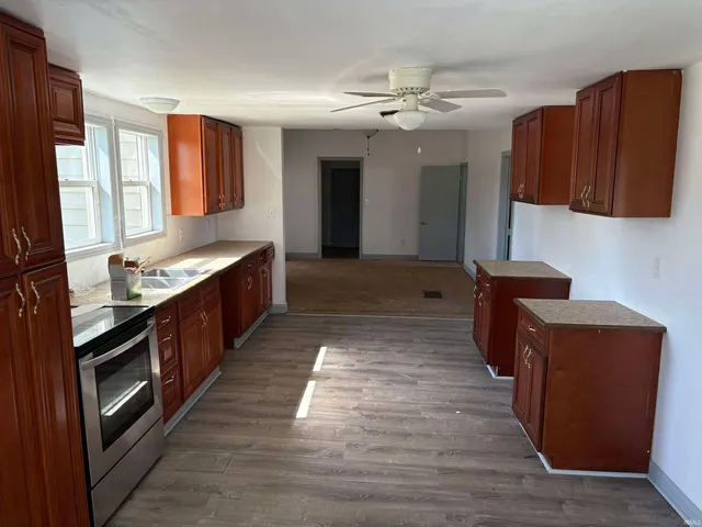 $129,000 | 1158 East Summitt Street, Wawaka, IN 46794