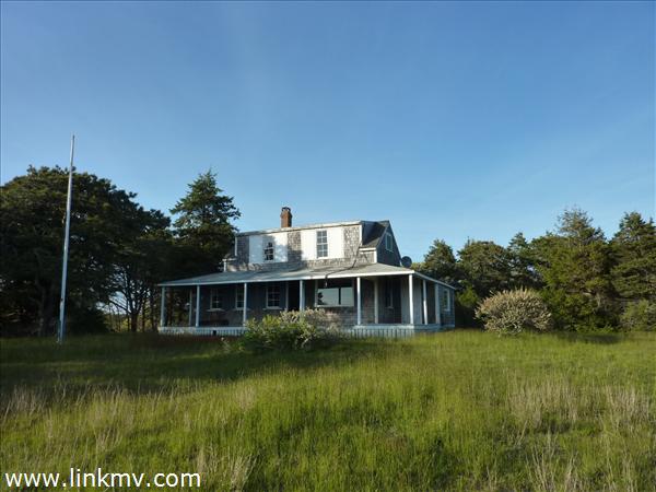 16 Old Pocha Road Edgartown, MA 02539 - Photo 2 of 8 http://d1qzqeyxiitrap.cloudfront.net/photos/21460/600/5b927282.jpg