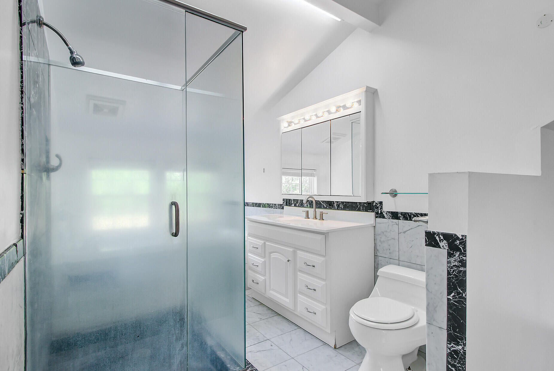 146 Rivers Edge Way Wando, SC 29492 - Photo 53 of 67 2nd FLoor Full Bathroom