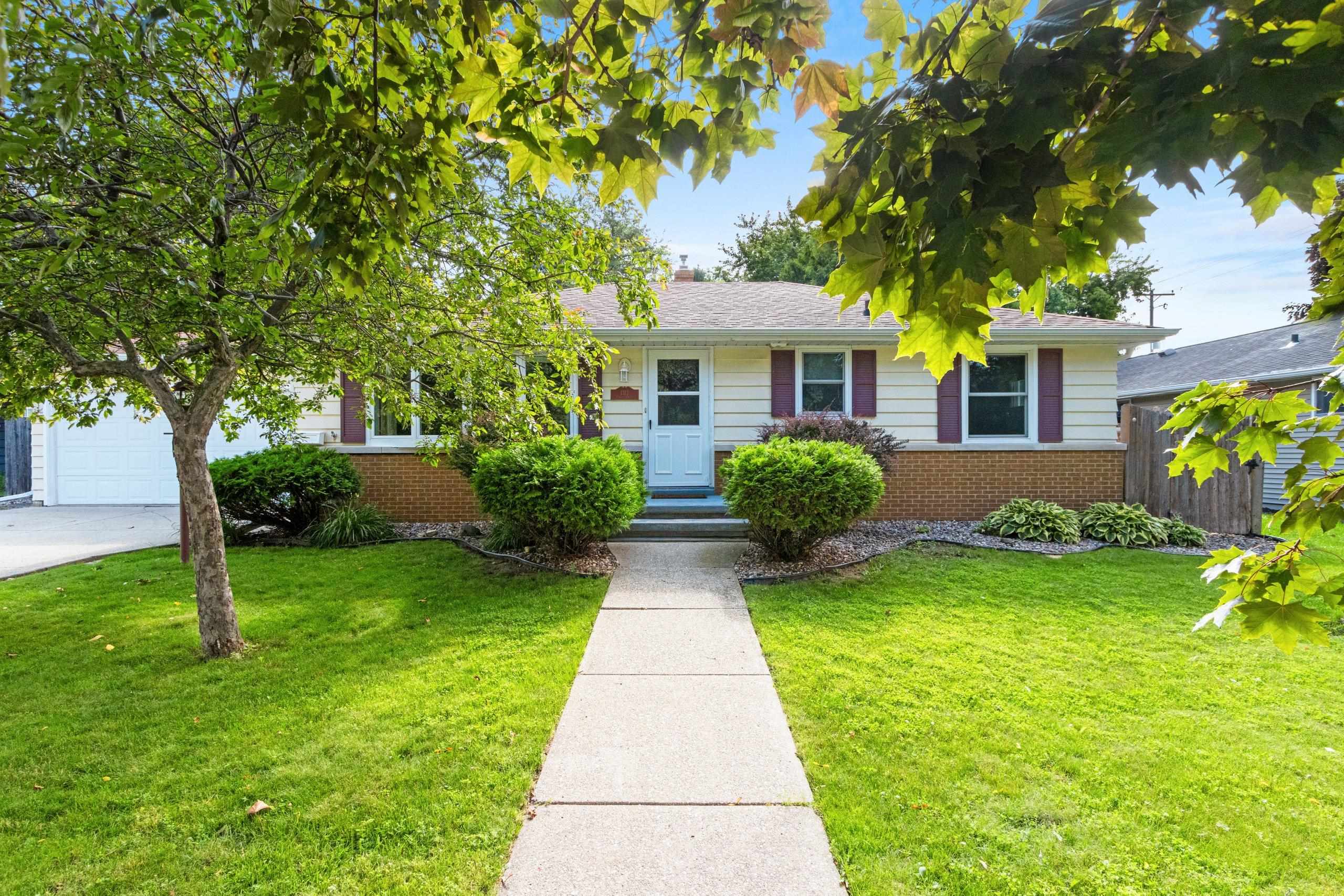 1312 North Viola Street Appleton, WI 54911 - Photo 1 of 1 Gallery Image 1