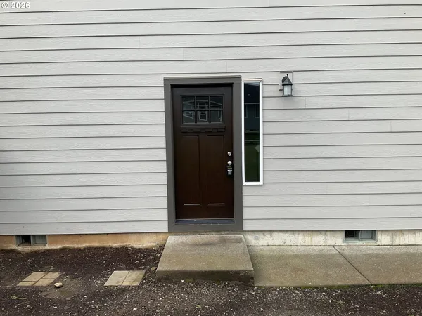 $669,900 | 690 East 1st Avenue, Estacada, OR 97023