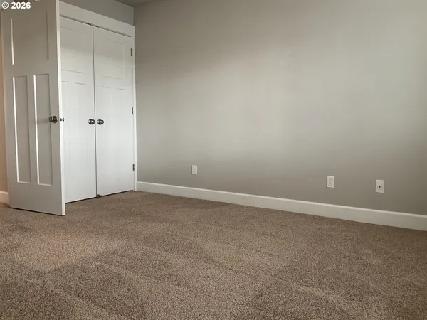 $669,900 | 690 East 1st Avenue, Estacada, OR 97023