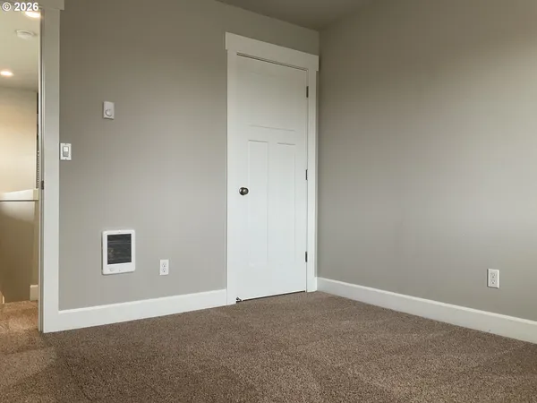 $669,900 | 690 East 1st Avenue, Estacada, OR 97023