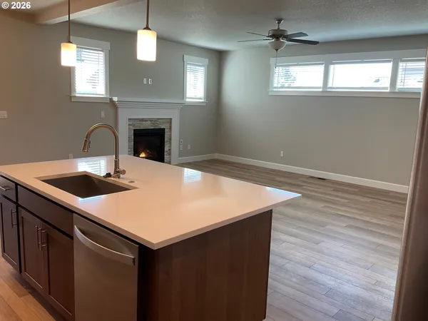 $669,900 | 690 East 1st Avenue, Estacada, OR 97023