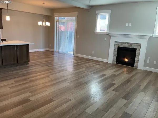 $669,900 | 690 East 1st Avenue, Estacada, OR 97023