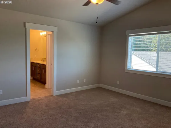 $669,900 | 690 East 1st Avenue, Estacada, OR 97023