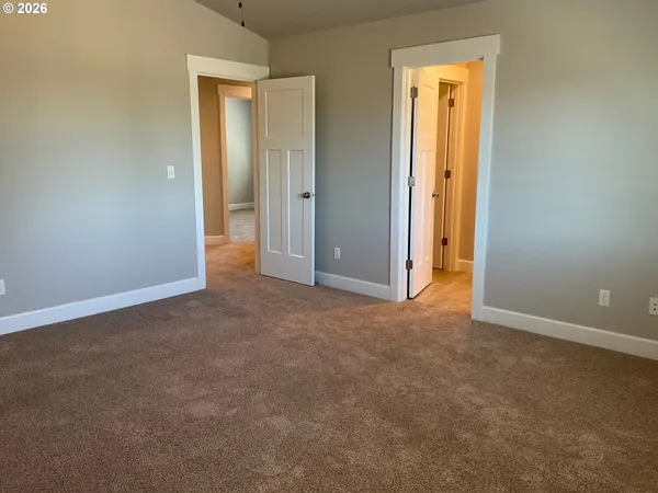 $669,900 | 690 East 1st Avenue, Estacada, OR 97023