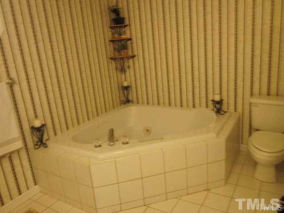 2387 Satterwhite Point Road Henderson, NC 27537 - Photo 14 of 21 Gallery Image 14