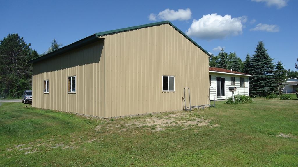 1799 Grove Road Standish, MI 48658 - Photo 3 of 20 1808935-2.JPG