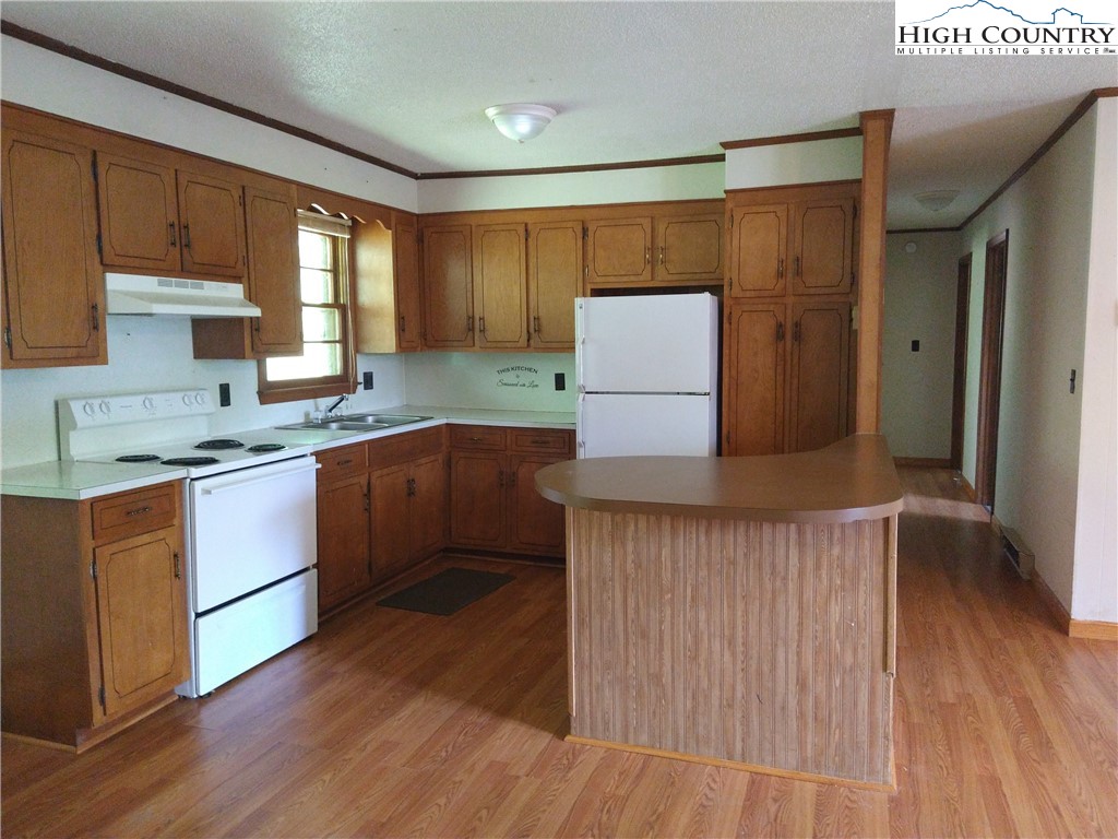176 Grandridge Road Sparta, NC 28675 - Photo 8 of 11 Gallery Image 8
