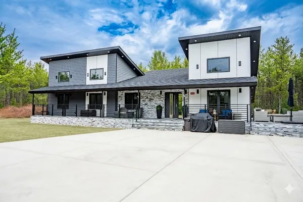 $899,000 | W5026 26th Street East, Necedah, WI 54646