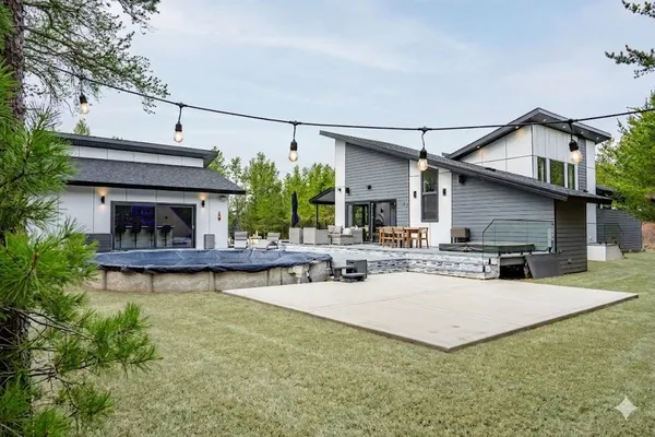 $899,000 | W5026 26th Street East, Necedah, WI 54646