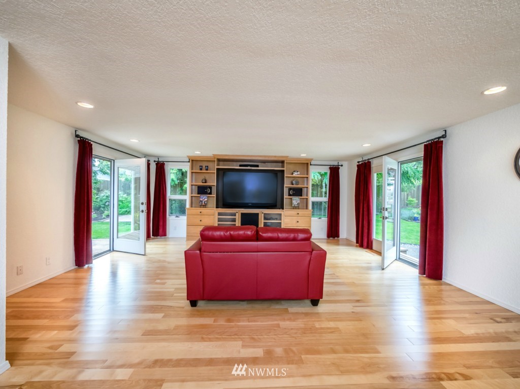 22520 1st Drive Southeast Bothell, WA 98021 - Photo 6 of 24