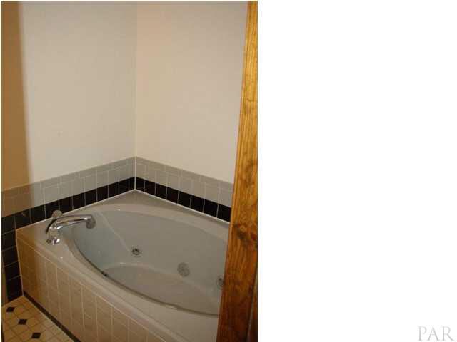 1505 Silver Ridge Drive Cantonment, FL 32533 - Photo 13 of 24 Master Bath Whirlpool