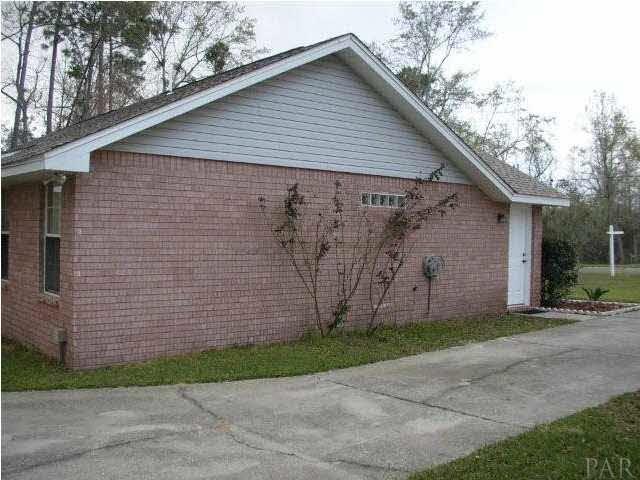 1505 Silver Ridge Drive Cantonment, FL 32533 - Photo 22 of 24 Side View