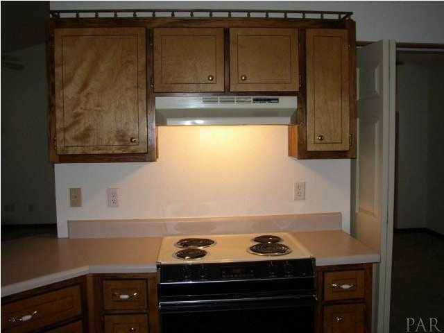 1505 Silver Ridge Drive Cantonment, FL 32533 - Photo 8 of 24 Kitchen