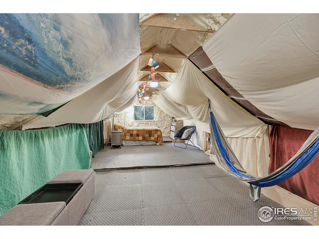 a view of entryway and hall