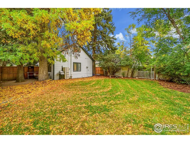 a house view with a outdoor space