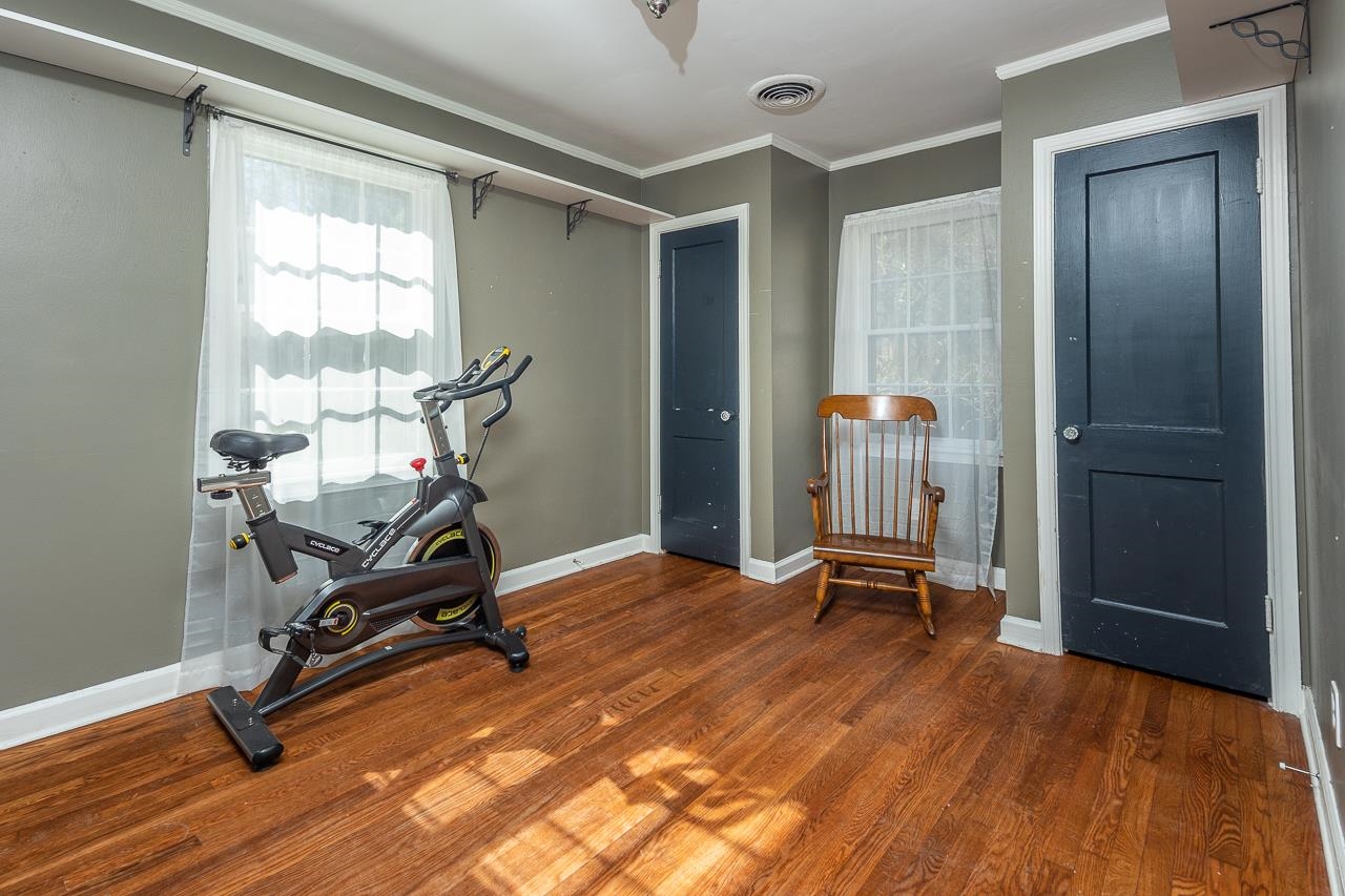 456 Gerald Road Memphis, TN 38122 - Photo 17 of 25 a view of a room with gym equipment