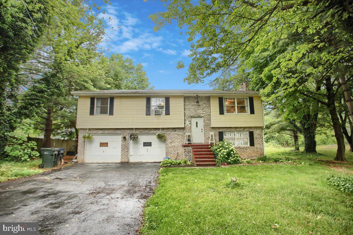 735 Pine Road Carlisle, PA 17015 - Photo 1 of 27 Gallery Image 1