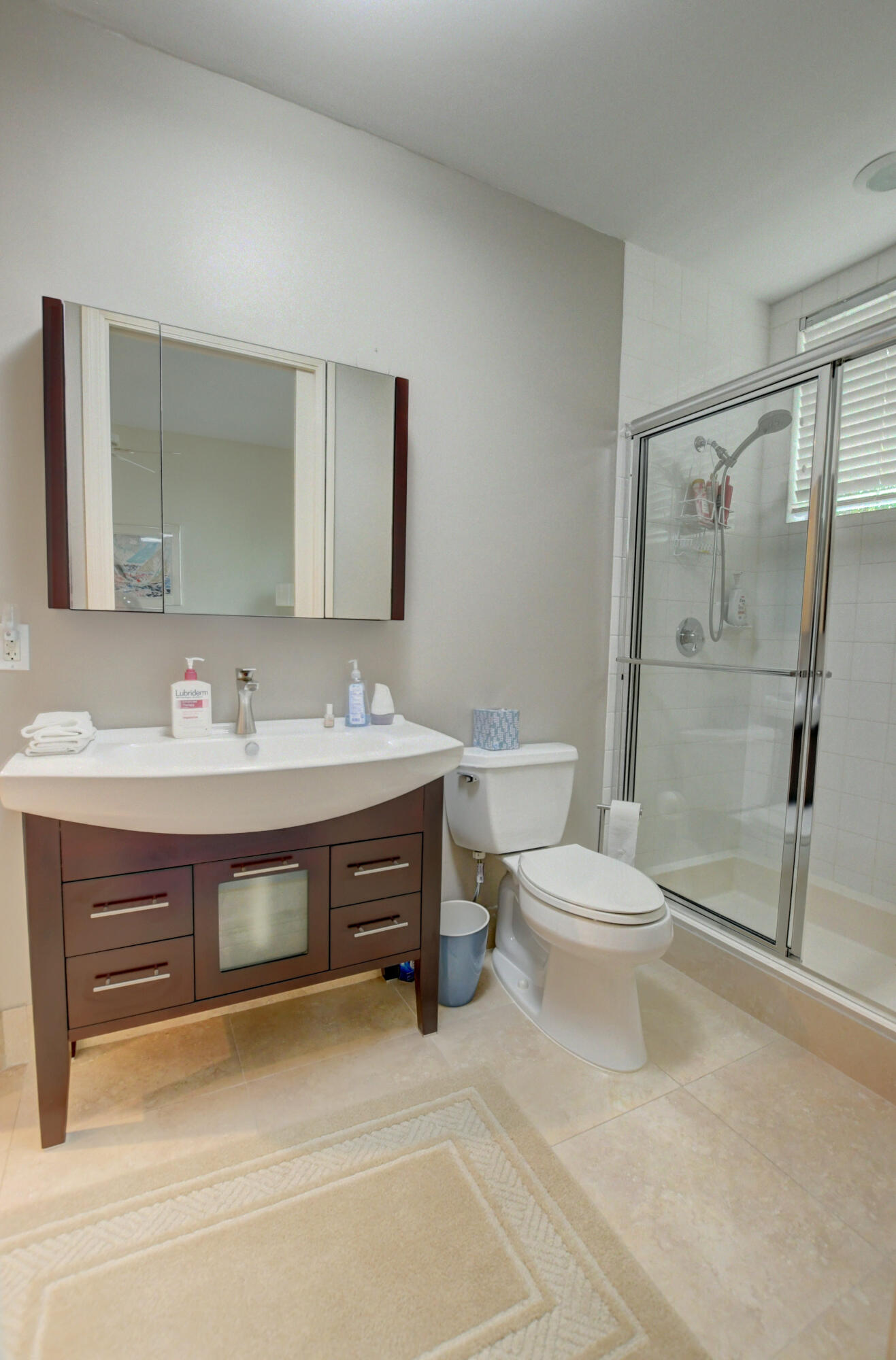 2471 Northwest 59th Street, Unit 804 Boca Raton, FL 33496 - Photo 34 of 68 guest bathroom (2)
