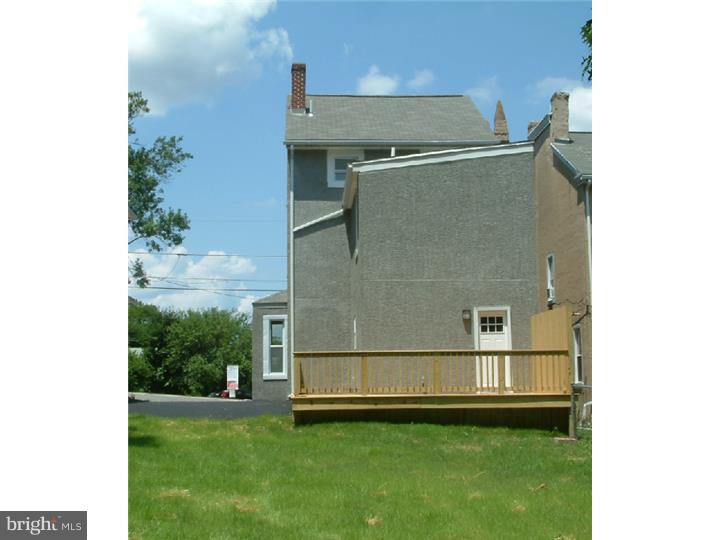 154 Chestnut Street Spring City, PA 19475 - Photo 3 of 20 Exterior Back