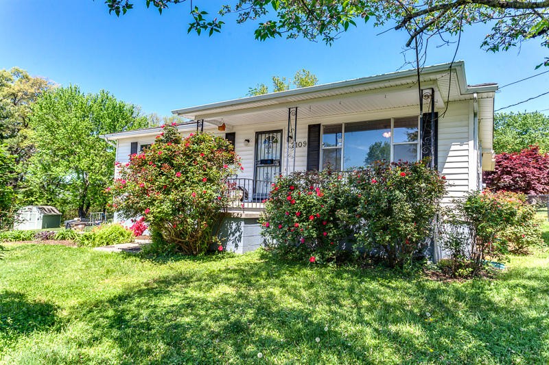 2109 Sanderson Road Knoxville, TN 37921 - Photo 7 of 30 Gallery Image 7