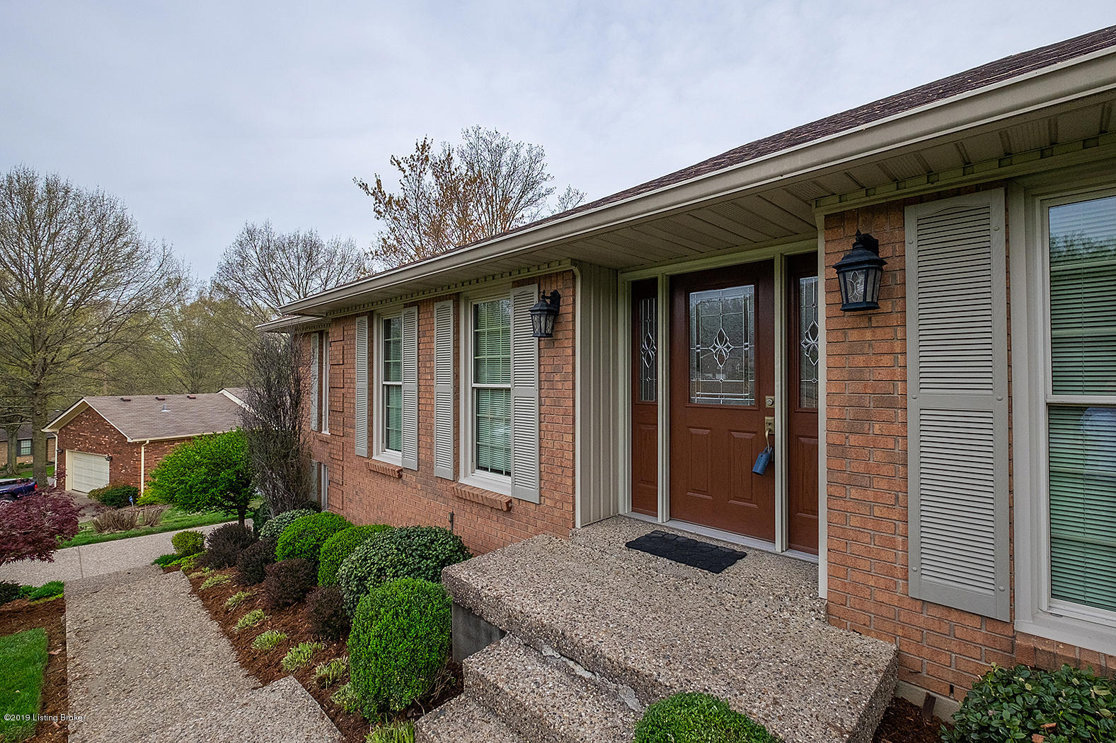 1925 Riva Ridge Road Louisville, KY 40214 - Photo 5 of 70 5_1925_Riva_Ridge_Rd_Becky_Lusch_Angela_