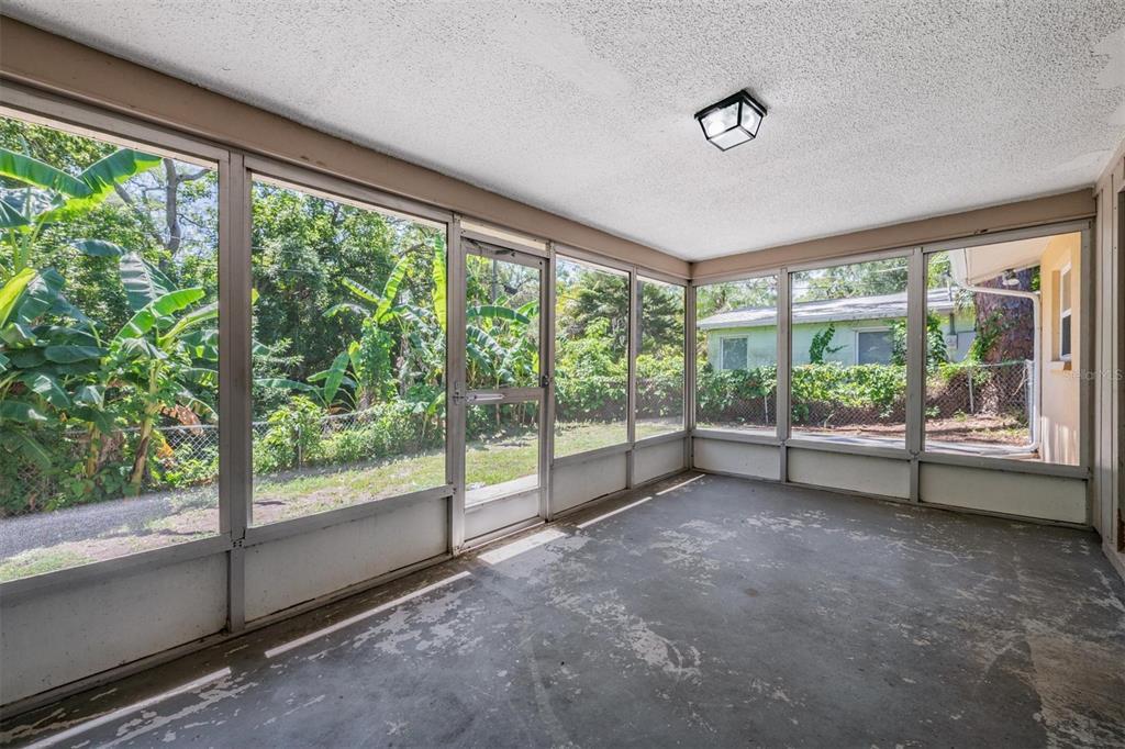 1124 Danny Drive Sarasota, FL 34243 - Photo 33 of 45