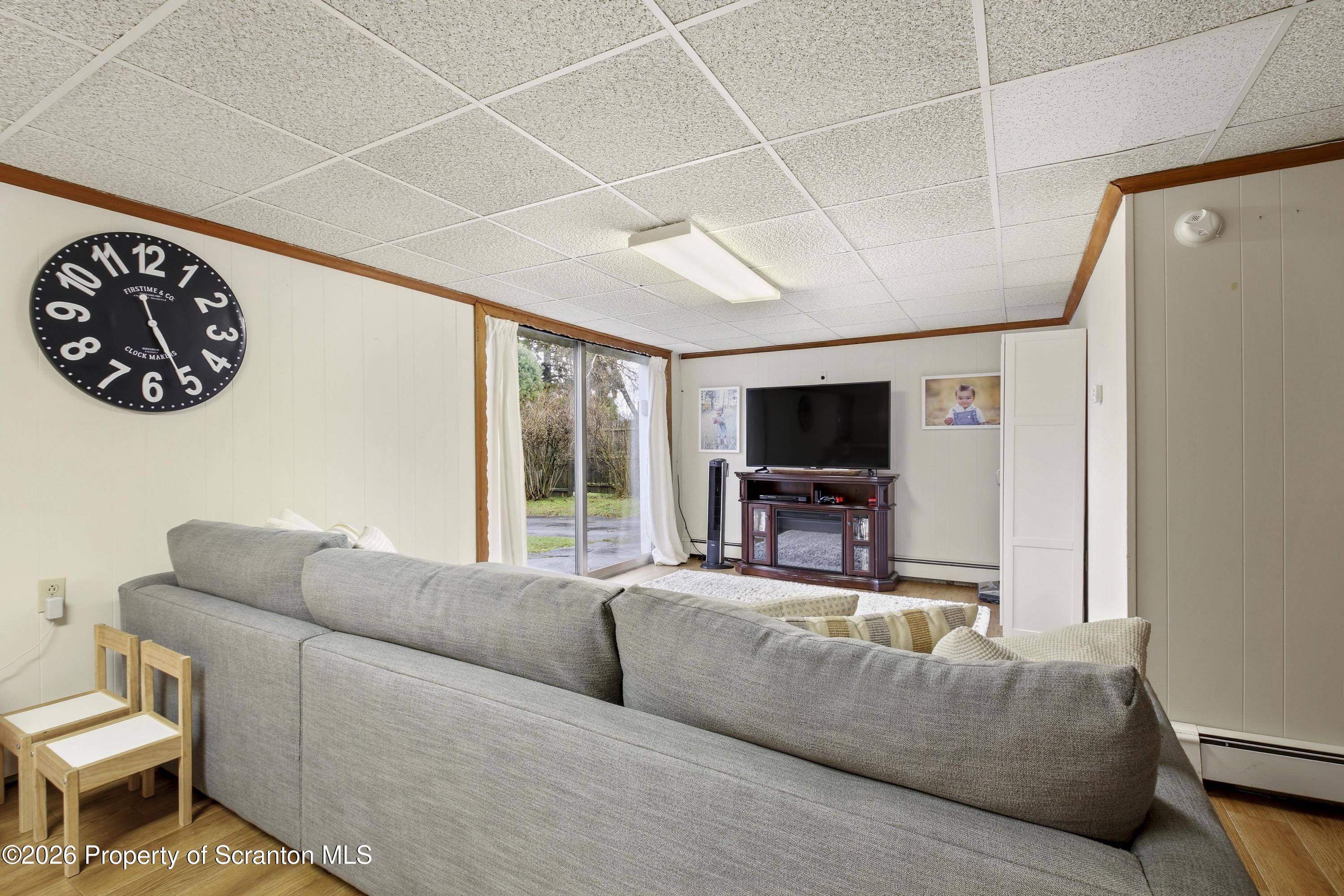 3904 Winfield Avenue Moosic, PA 18507 - Photo 18 of 28 Family Room