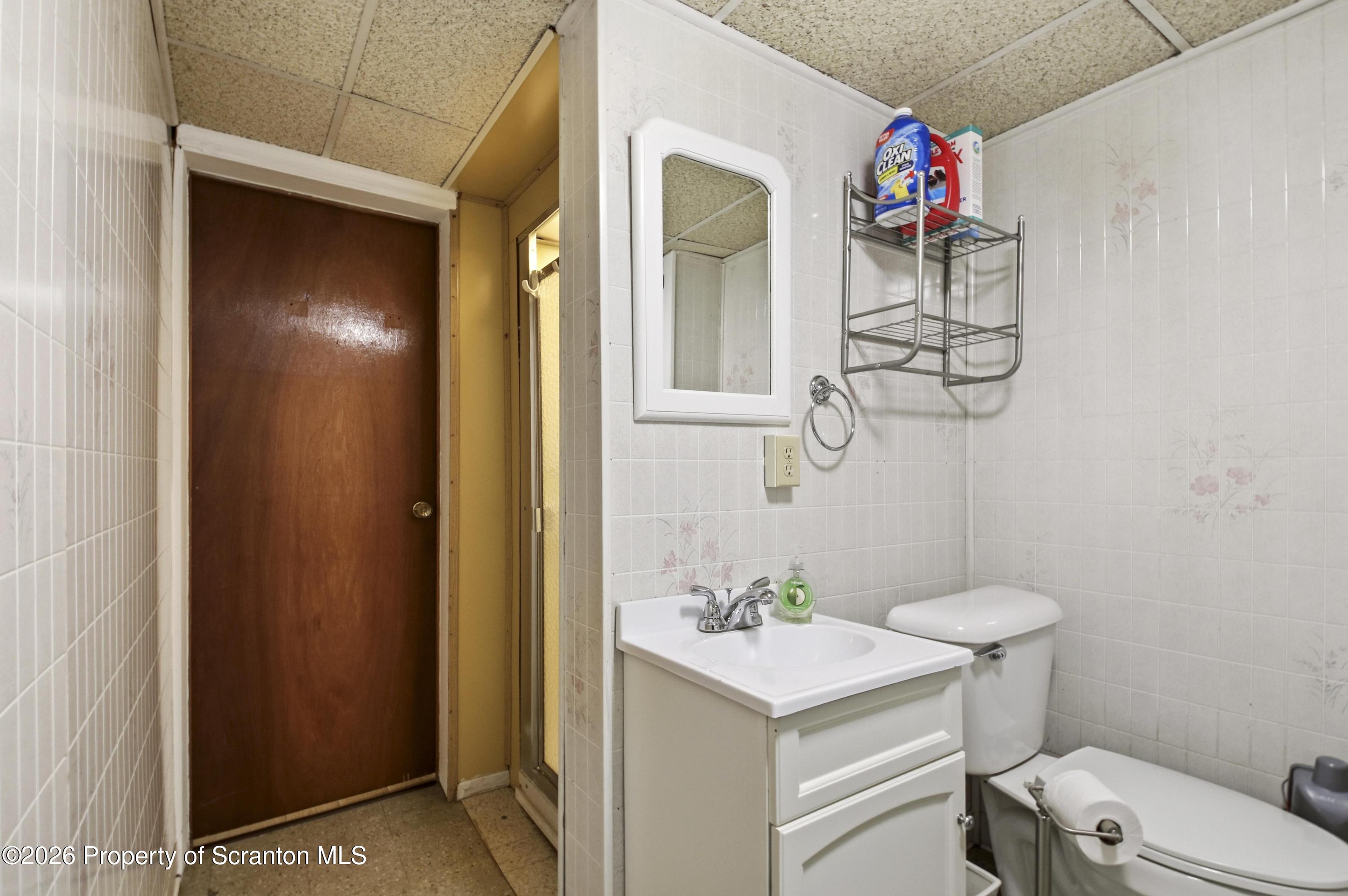 3904 Winfield Avenue Moosic, PA 18507 - Photo 21 of 28 3/4 Bathroom
