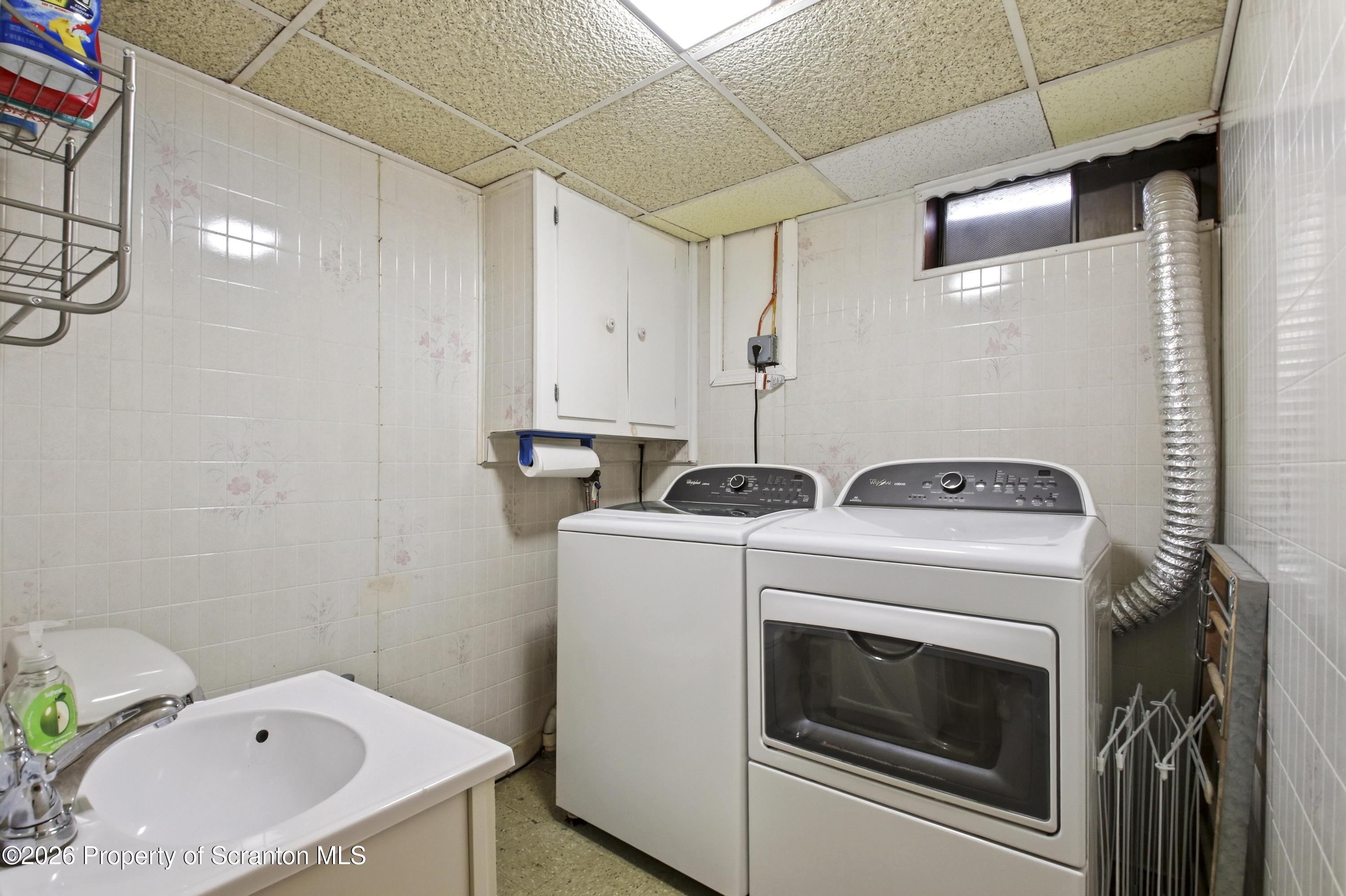 3904 Winfield Avenue Moosic, PA 18507 - Photo 22 of 28 Laundry