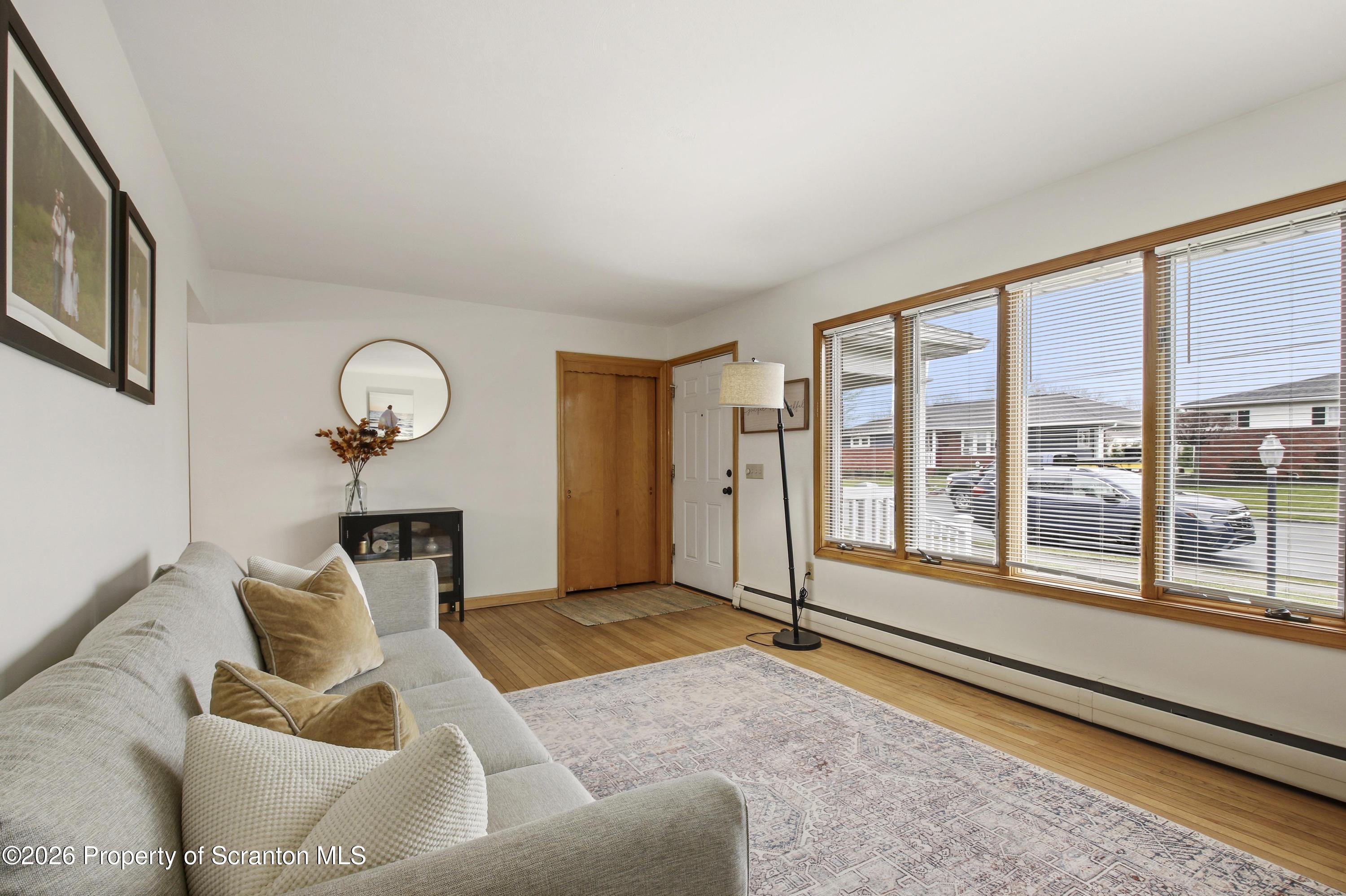 3904 Winfield Avenue Moosic, PA 18507 - Photo 5 of 28 Living Room