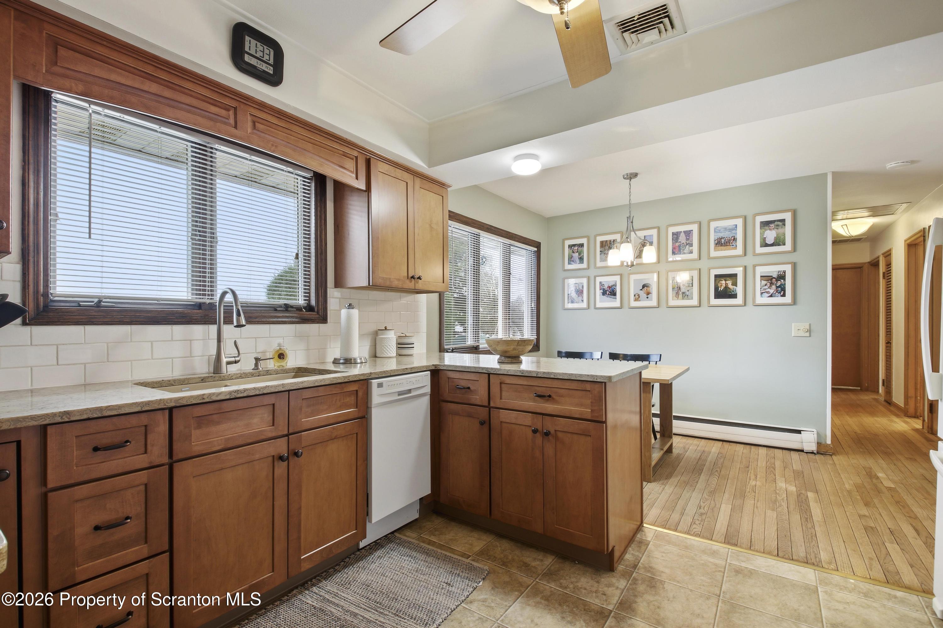 3904 Winfield Avenue Moosic, PA 18507 - Photo 7 of 28 Kitchen