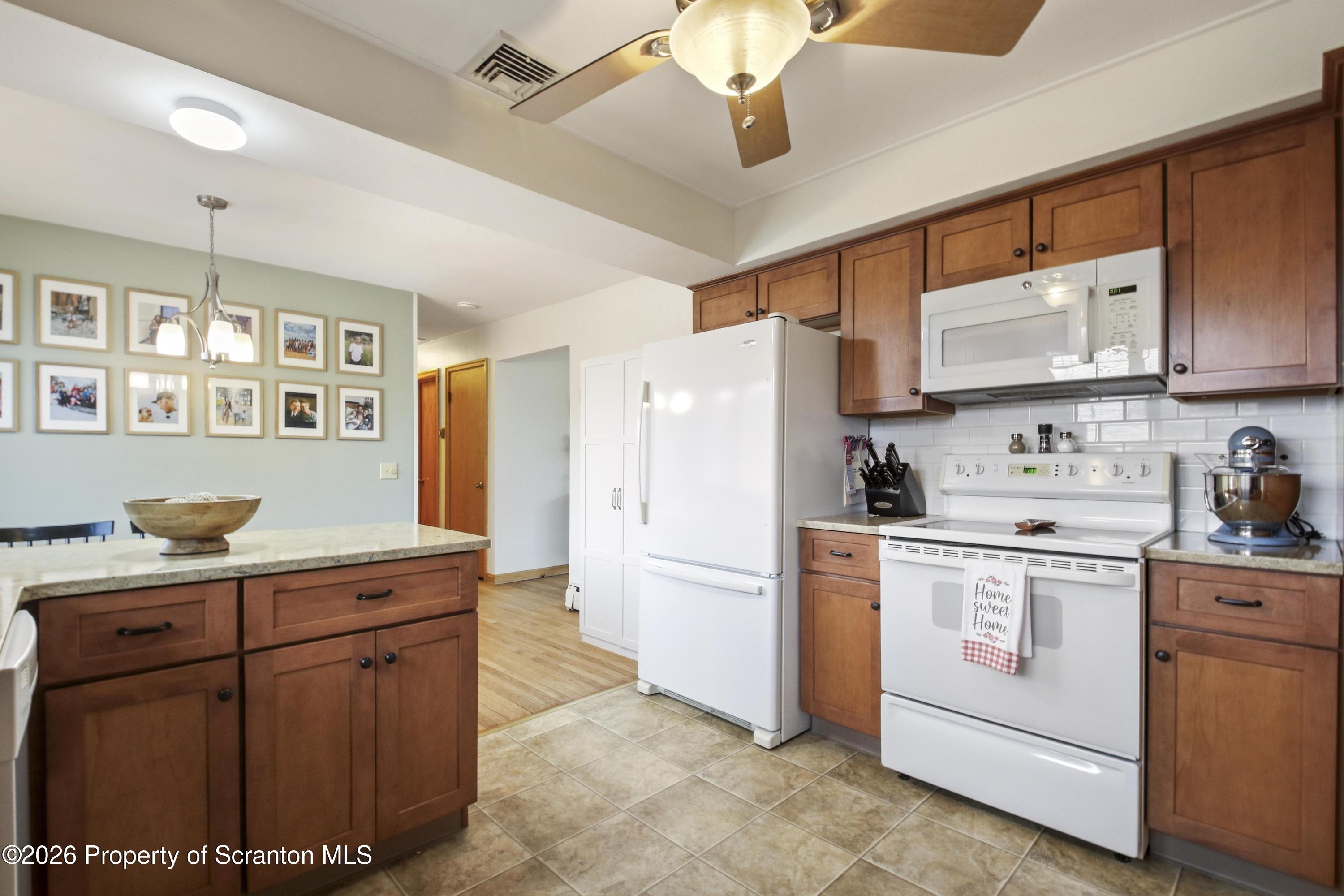 3904 Winfield Avenue Moosic, PA 18507 - Photo 8 of 28 Kitchen