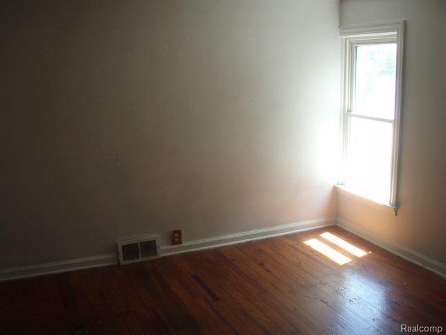 2615 Oak Grove Road Howell, MI 48855 - Photo 8 of 12 BR3