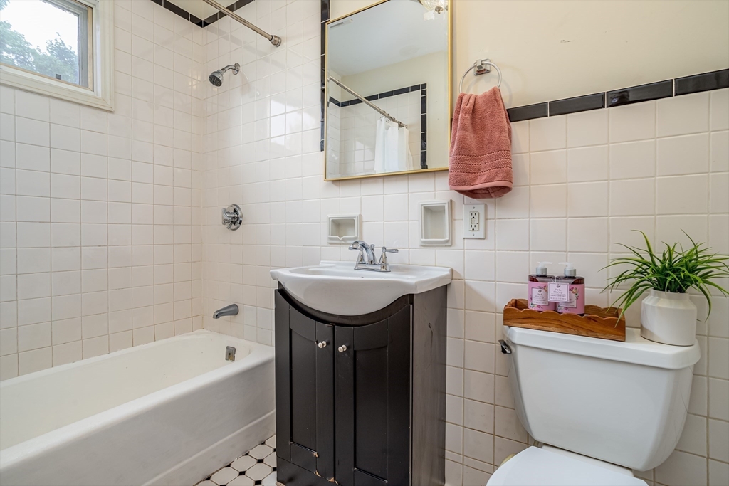 932 Main Street Clinton, MA 01510 - Photo 22 of 39 Gallery Image 22