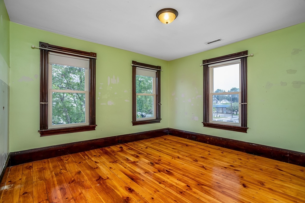 932 Main Street Clinton, MA 01510 - Photo 25 of 39 Gallery Image 25