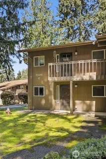 $329,000 | 22105 66th Avenue West, Unit 1C, Mountlake Terrace, WA 98043