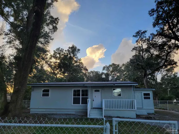 $1,600 | 8625 Stockdale Avenue, Pensacola, FL 32514