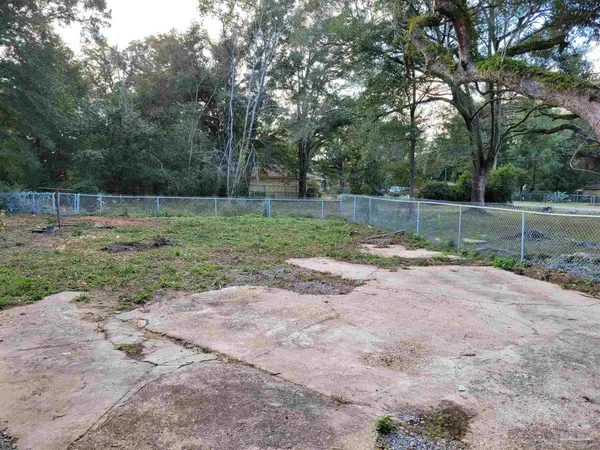 $1,600 | 8625 Stockdale Avenue, Pensacola, FL 32514