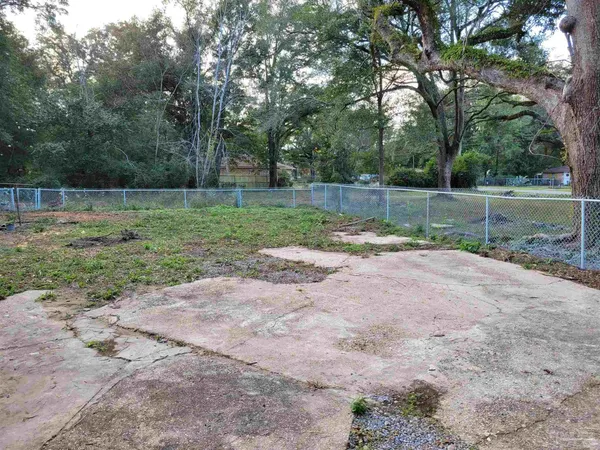 $1,600 | 8625 Stockdale Avenue, Pensacola, FL 32514