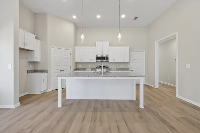 $398,900 | 346 North Fork Branch Road, Normandy, TN 37360