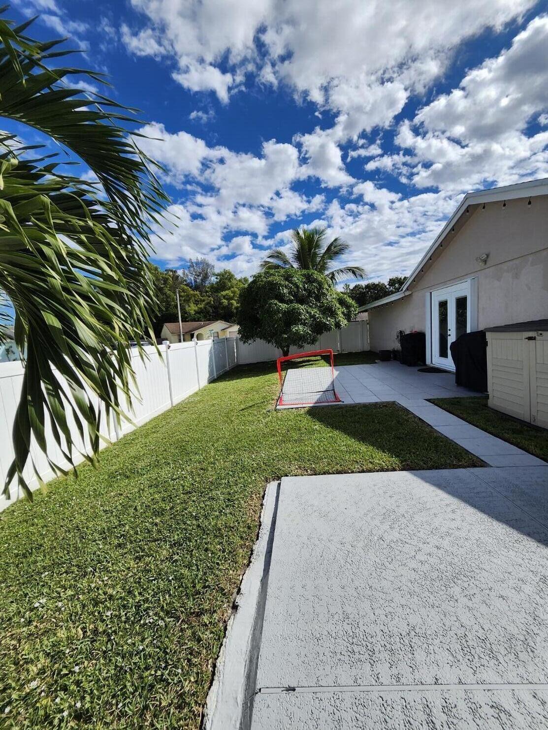 1473 Donwoods Lane Royal Palm Beach, FL 33411 - Photo 37 of 95 20251102_110043