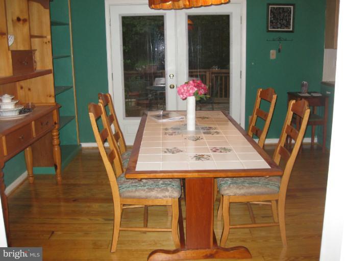 301 Happy Creek Road Locust Grove, VA 22508 - Photo 6 of 30 Expansive eat-in country kitchen