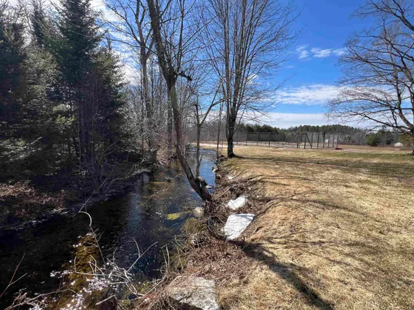 $249,000 | 3095 Thompsonburg Road, Unit B/2, Londonderry, VT 05155